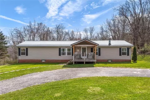 299 Pleasantview Dr, Midland, PA 15059