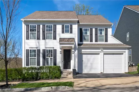 2153 Cranford Ln, Bridgeville, PA 15017