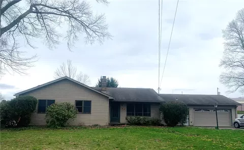 320 Vogan Dr, Mercer, PA 16137