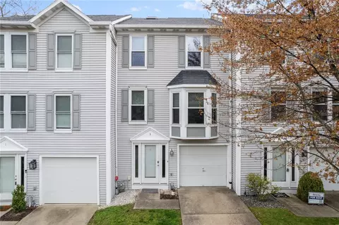 3 Hemingway St, Pittsburgh, PA 15213