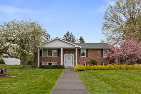 406 Newport Dr, Greensburg, PA 15601