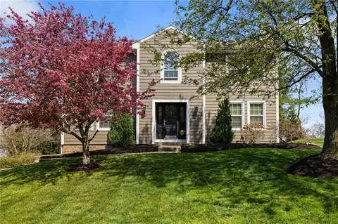 200 Lafayette Dr, Cranberry Township, PA 16066