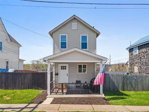 2235 Adams St, Natrona Heights, PA 15065