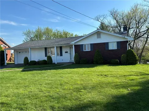 87 Camelian St, Uniontown, PA 15401