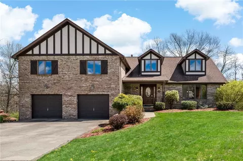 321 Summer Dr, Coraopolis, PA 15108