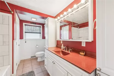 Bath - 215 Walker Rd, Apollo, PA 15613 photo 1 of 4