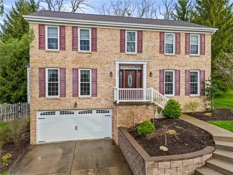 292 Rocky Ridge Rd, Bethel Park, PA 15102