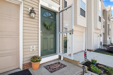 107 Palace Ct, Pittsburgh, PA 15227