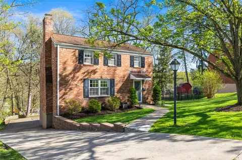 5158 Lantern Hill Dr, Pittsburgh, PA 15236