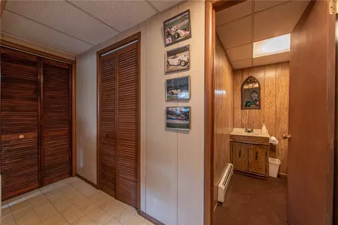 Bath - 315 Maple Hill Dr, Apollo, PA 15613 photo 4 of 6
