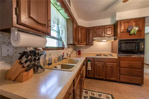 Kitchen - 315 Maple Hill Dr, Apollo, PA 15613 photo 3 of 4