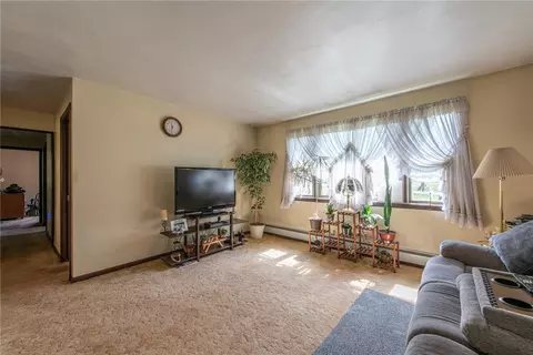 Living - 315 Maple Hill Dr, Apollo, PA 15613 photo 3 of 4