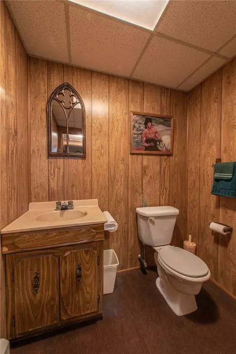 Bath - 315 Maple Hill Dr, Apollo, PA 15613 photo 5 of 6