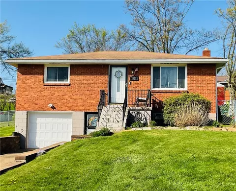 1521 Marion Dr, Finleyville, PA 15332
