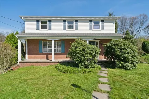 33 Carriage Rd, Greensburg, PA 15601