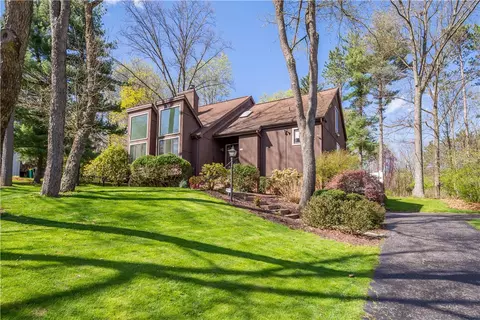 2737 Bristol Ct, Allison Park, PA 15101