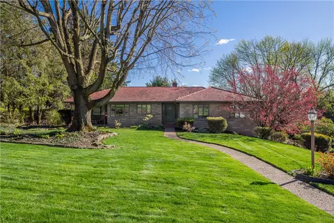 1538 Scenery Ridge Dr, Pittsburgh, PA 15241
