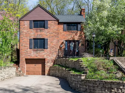439 Meridian Dr, Pittsburgh, PA 15228