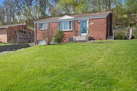 1628 Carmella Dr, Pittsburgh, PA 15227