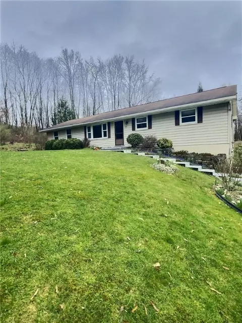 7749 Lamor Rd, Mercer, PA 16137