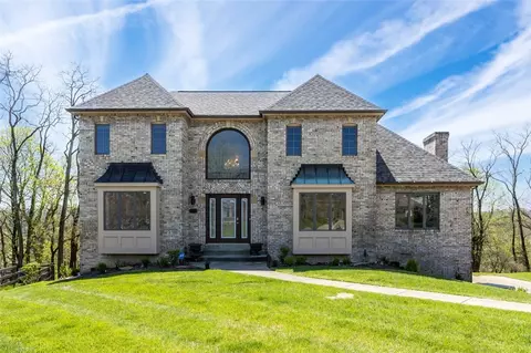 7021 Bennington Woods Dr, Pittsburgh, PA 15237