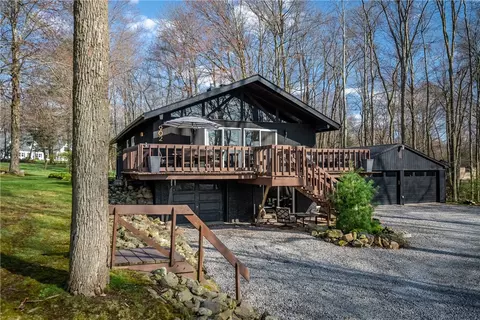 902 Ottawa Trl, Mercer, PA 16137
