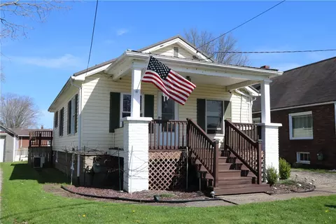 212 Golf Ave, Ellwood City, PA 16117