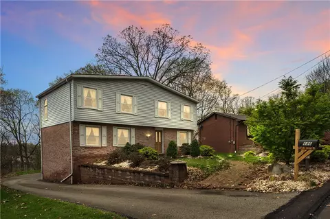 686 Blue Ridge Rd, Plum, PA 15239