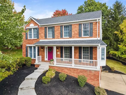 1621 Country Club Dr, Pittsburgh, PA 15237
