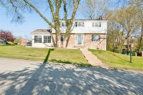 7 Franconia Dr, Greensburg, PA 15601