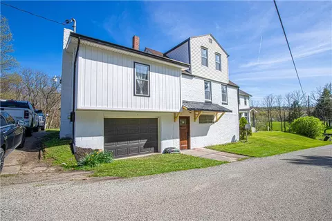 270 Mennonite Church Rd, Masontown, PA 15461