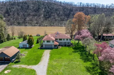 1184 River Rd, Freeport, PA 16229