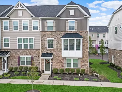 616 Amarth Ln, Cranberry Township, PA 16066