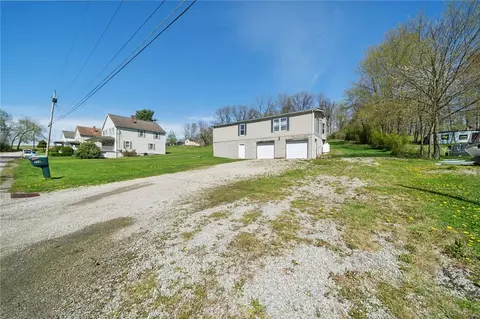 410 Plum St, Slickville, PA 15684