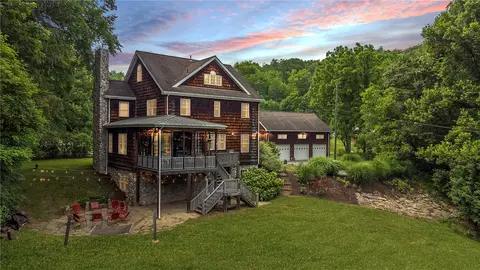1150 River Rd, Freeport, PA 16229
