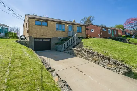 6343 Crestview Dr, South Park, PA 15129