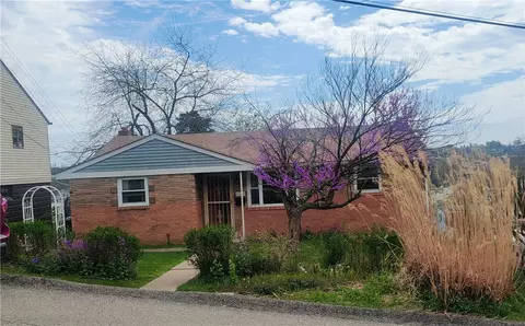 1640 Mohrbach St, Pittsburgh, PA 15207