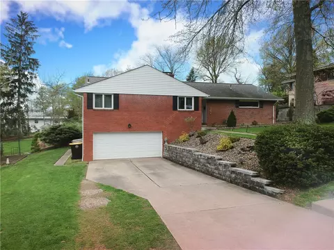 2616 Strathmore Ln, Bethel Park, PA 15102