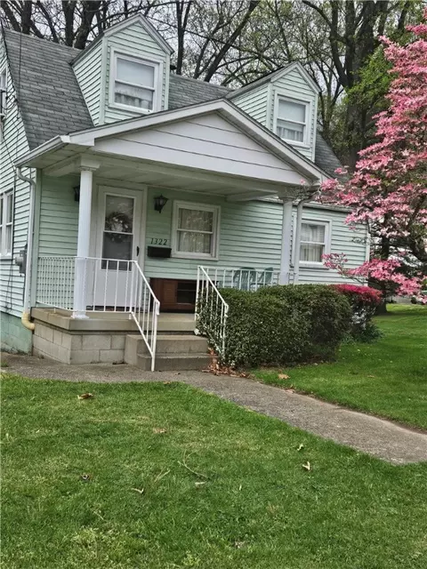1322 Chestnut St, Connellsville, PA 15425