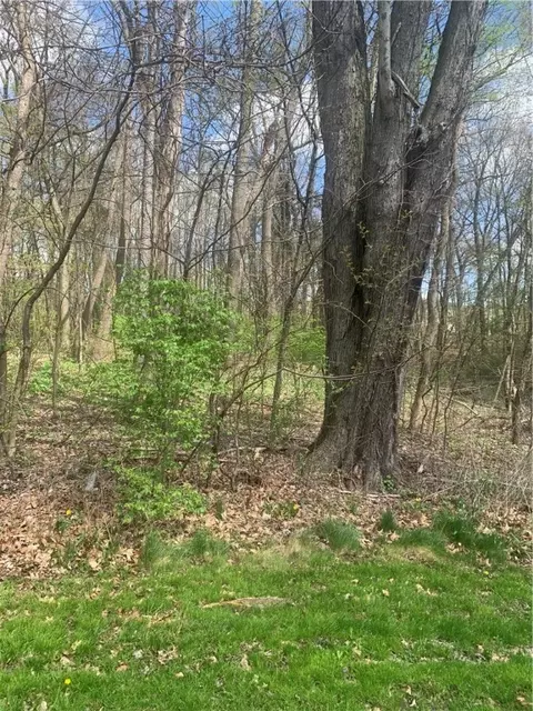 123 Baker Rd, Beaver Falls, PA 15010