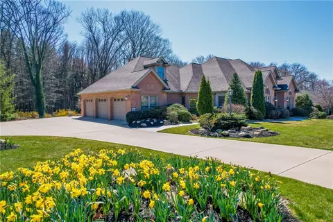 205 Fox Hollow Dr, Butler, PA 16001