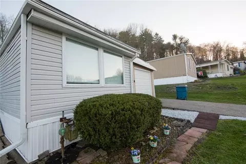 154 Sheffield Dr, Delmont, PA 15626