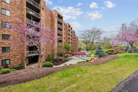 1500 Cochran Rd #1013, Pittsburgh, PA 15243