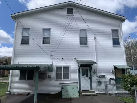 32 Railroad St, Dunbar, PA 15431