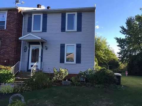 100 Cambria Hill Dr, Tarentum, PA 15084
