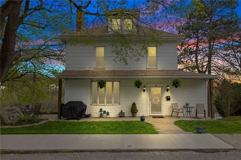 49 Florence Ave, Burgettstown, PA 15021