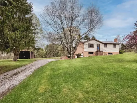 152 Erin Ln, Apollo, PA 15613