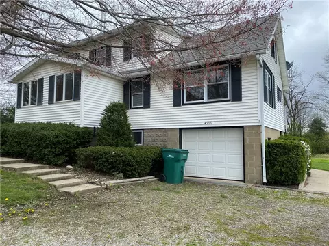 6936 Main St, Hartstown, PA 16131