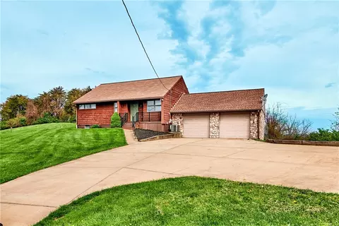 217 W Dividing Rdg, Prosperity, PA 15329