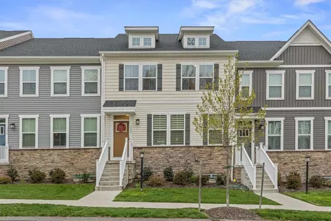 194 Moyer Hill Dr, Cranberry Township, PA 16066